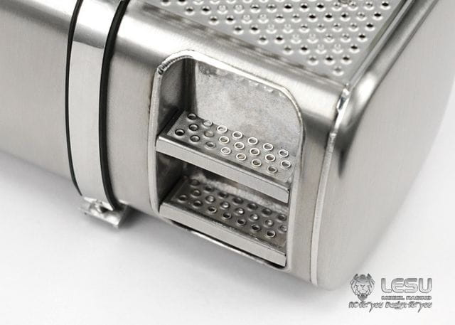 Lesu 1_14 Tank V2A mit Trittstufen und Harnstofftank 130mm - RC-Zubehoer