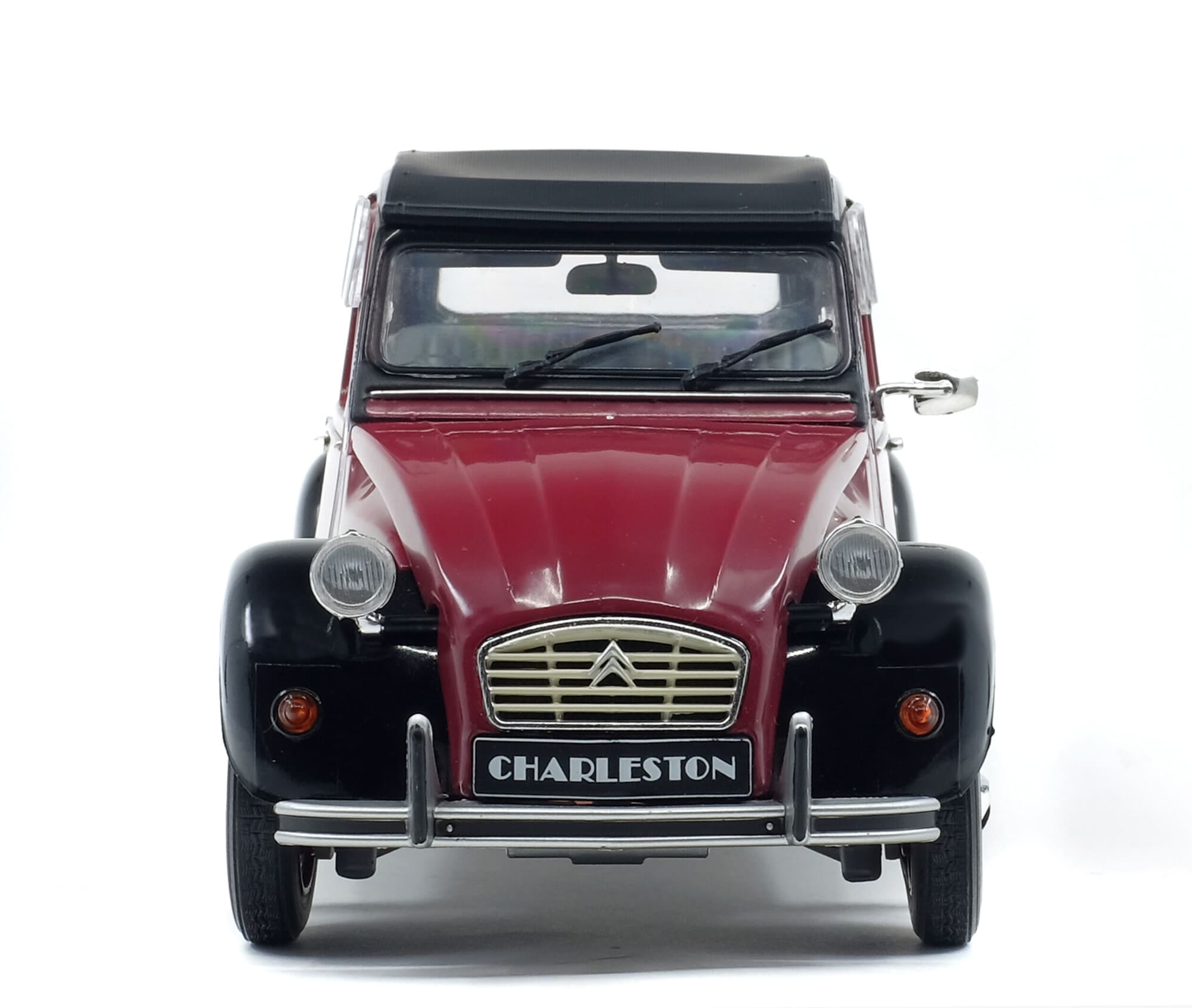 Solido 1_18 Citroen 2CV6 Charleston 1982 Modellauto in Bichromatischer Lackierung