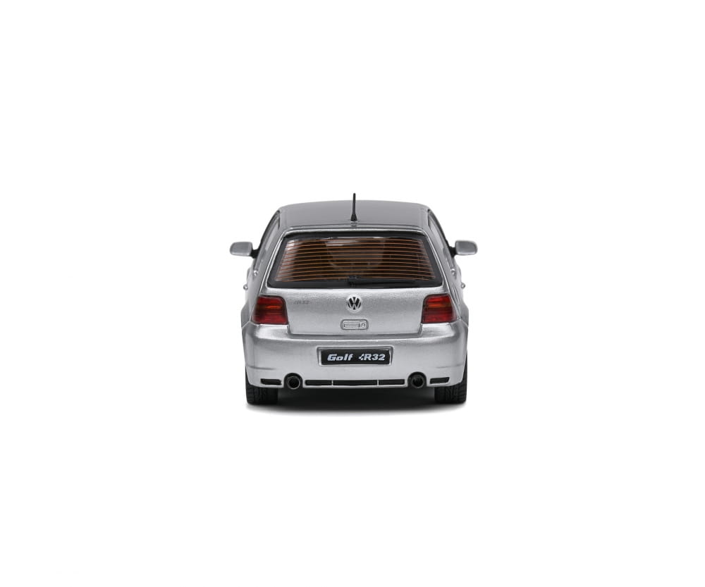 Solido 1_43 VW Golf R32 2003 silb Modellauto - RC-Zubehoer