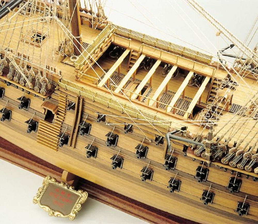 HMS Victory Modell im Massstab 1_98 - Detailgetreuer Schiffsbausatz