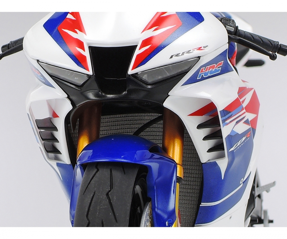 Tamiya 1_12 Honda CBR 1000RR-R Fireblade SP 30th Plastik Modellbau - RC-Zubehoer
