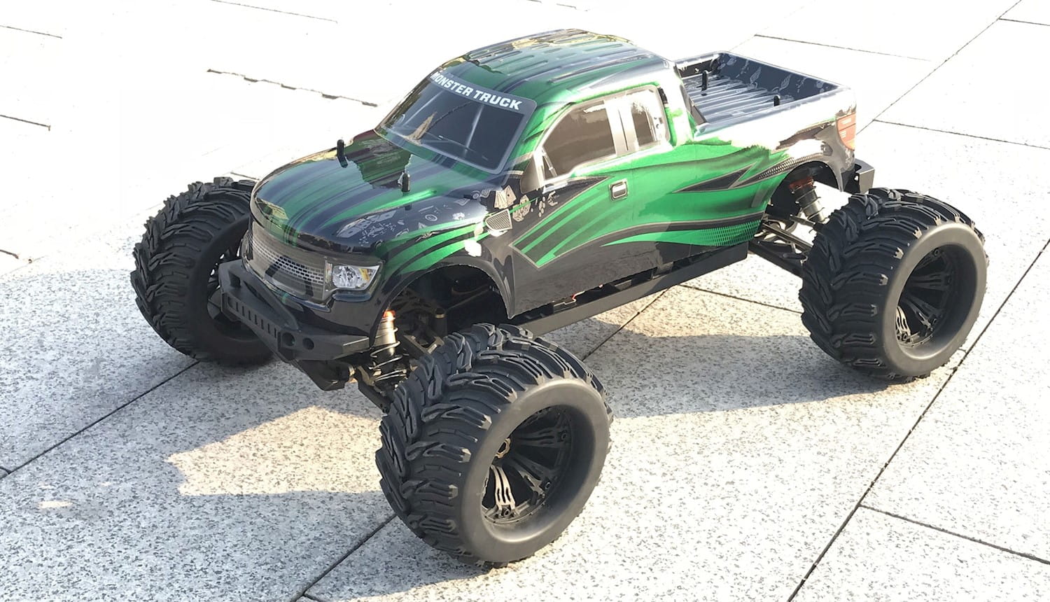 Amewi 1:6 Brushless Elektro AM6 Thunderstorm Monstertruck AMX Racing