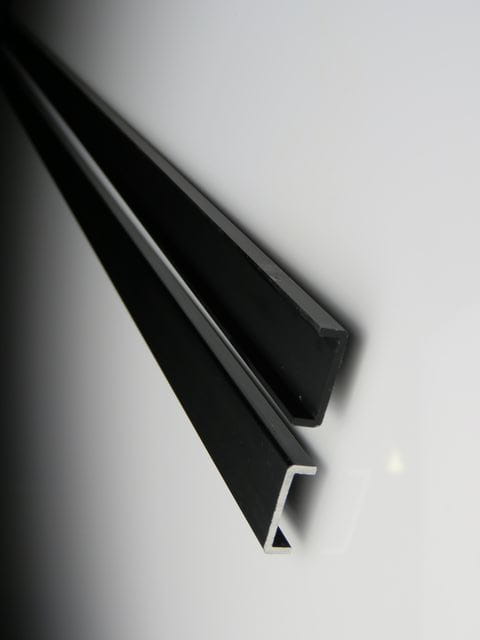 Lesu 1:16 Rahmen Alu schwarz 650mm ungebohrt 2Stück
