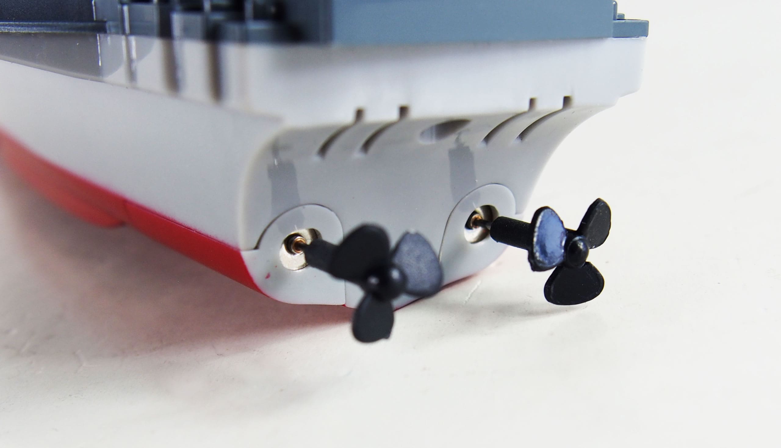 Amewi RC Boot Flugzeugtraeger 205mm RTR - RC-Zubehoer