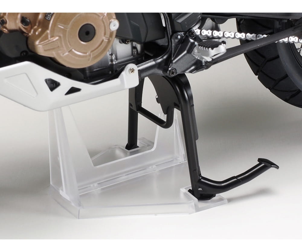 Tamiya 1:6 HONDA CRF 1000L Africa Twin Enduro Tamiya 1:6 HONDA CRF 1000L Africa Twin Enduro