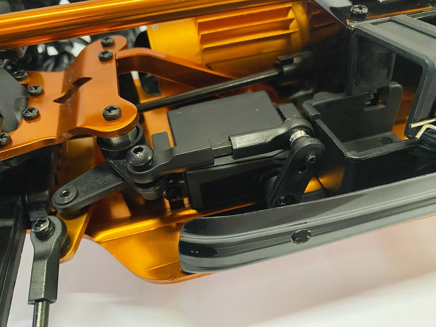 DF Models HotHammer 5.1 Competition RC Monstertruck 1_10