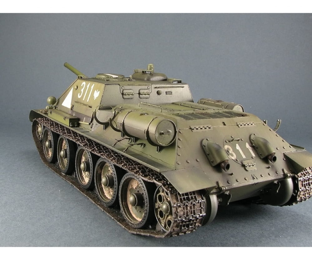 Plastikmodellbau von Miniart 1-35 su 85 mod 1944 frue prod inter