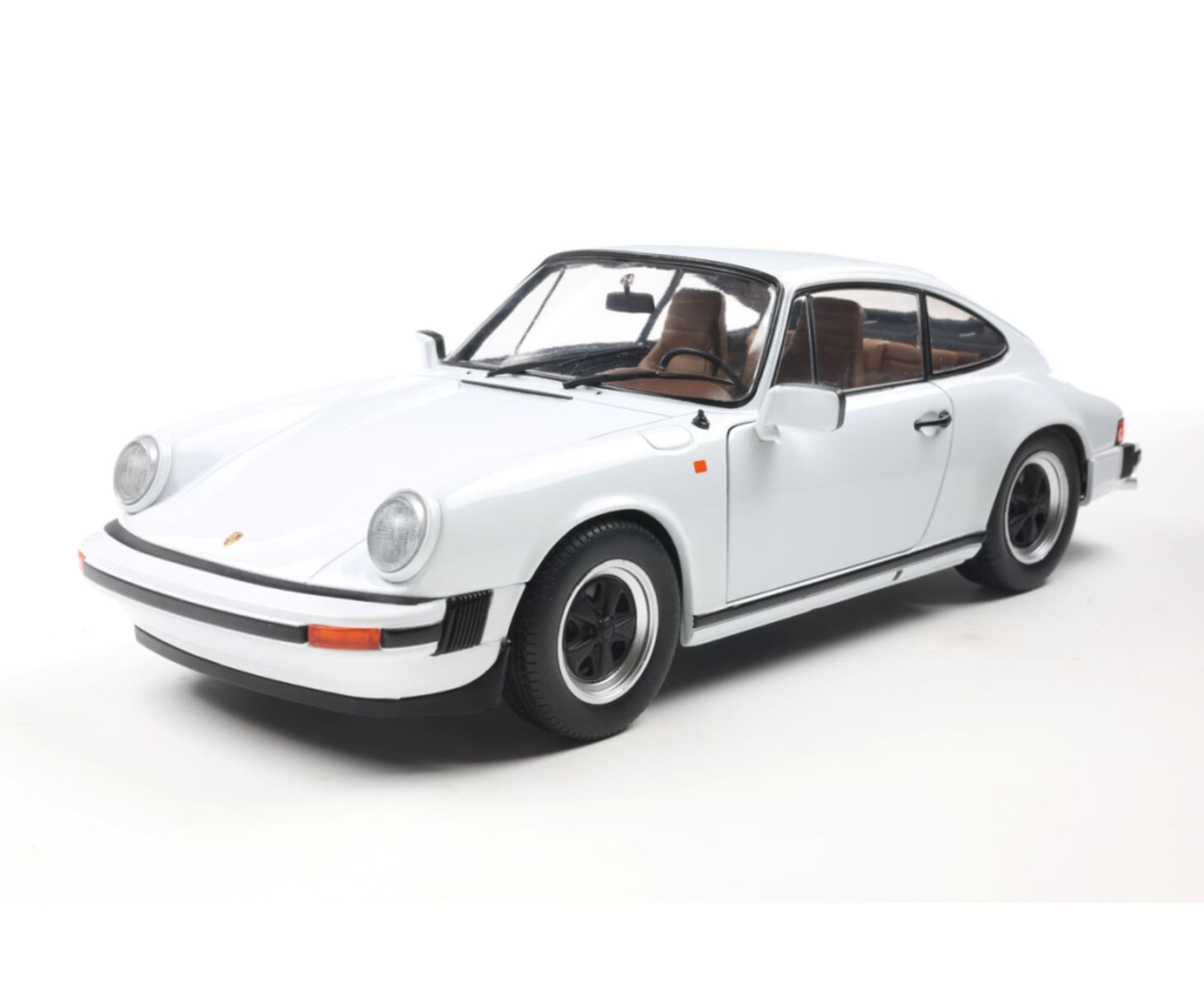 Solido 1_18 Porsche 911 _930_ 3_0 SC weiss