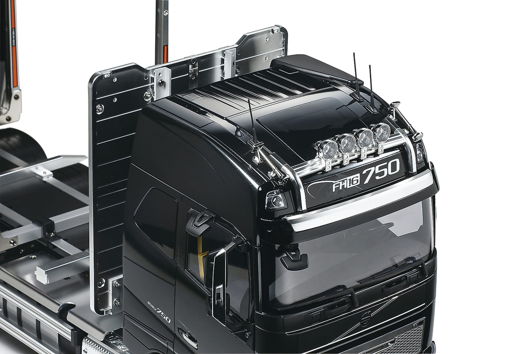 Tamiya RC Truck Volvo FH16 Holztransporter 3 Achs 1:14 Bausatz Tamiya RC Truck Volvo FH16 Holztransporter 3 Achs 1:14 Bausatz