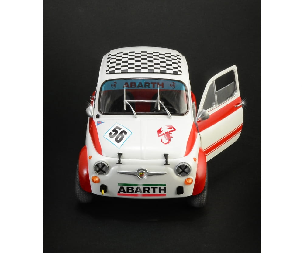 Italeri 1:12 FIAT Abarth 695 SS/ Assetto Corsa