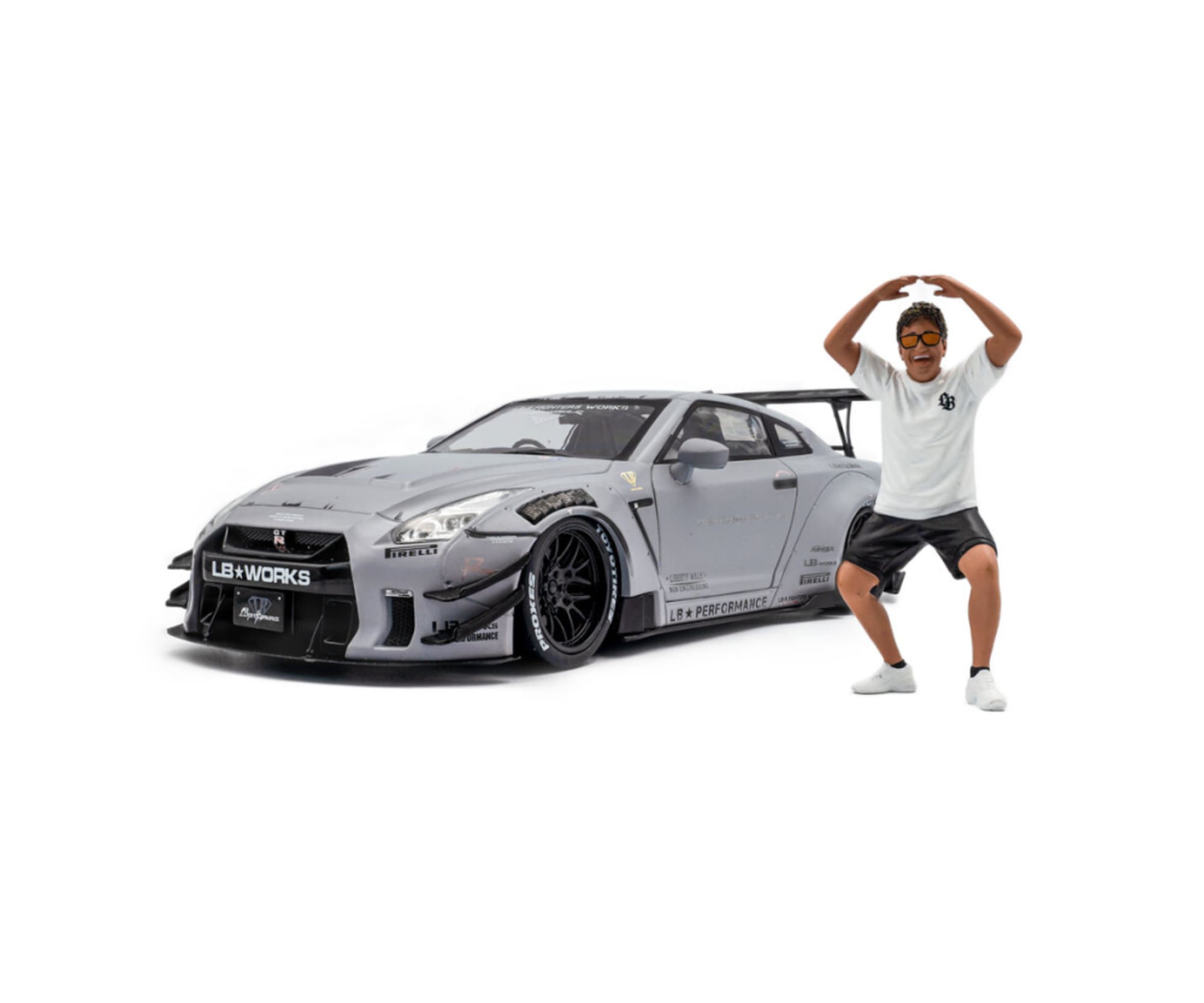Solido 1_18 Nissan GT-R _R35_ grau mit Figur