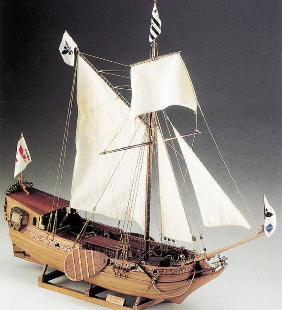 orel Goldene Yacht Modell 1_50 aus Holz_ historisches Schiffsmodell