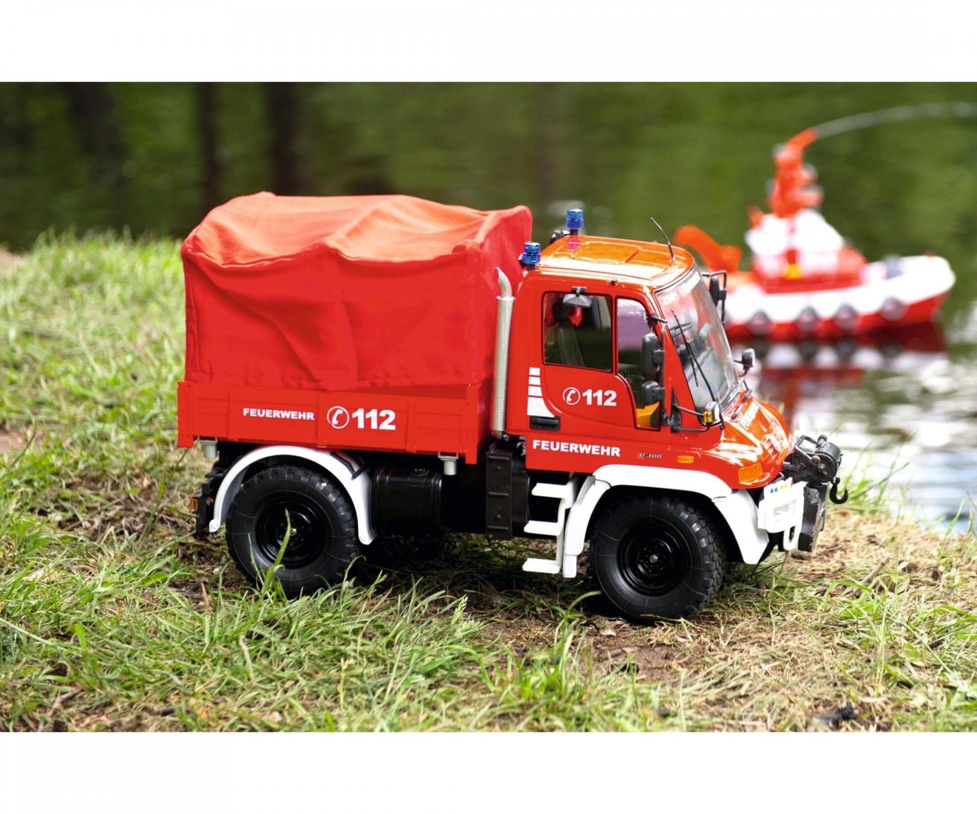 Carson MB Unimog U300 Feuerwehr 1_12 RC Truck RTR mit Licht und Sound