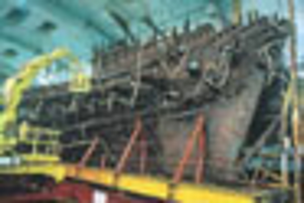 Mary Rose Modell-Baukasten im Massstab 1_80 mit detaillierten Holzteilen und Bauplaenen