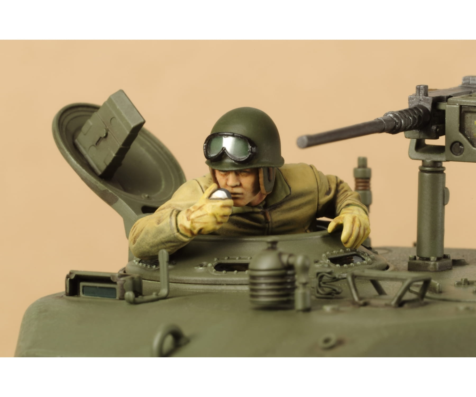 Tamiya US M4A3E8 Panzer Sherman Easy Eight Euro 1:35 Plastik Modellbau Militär Bausatz