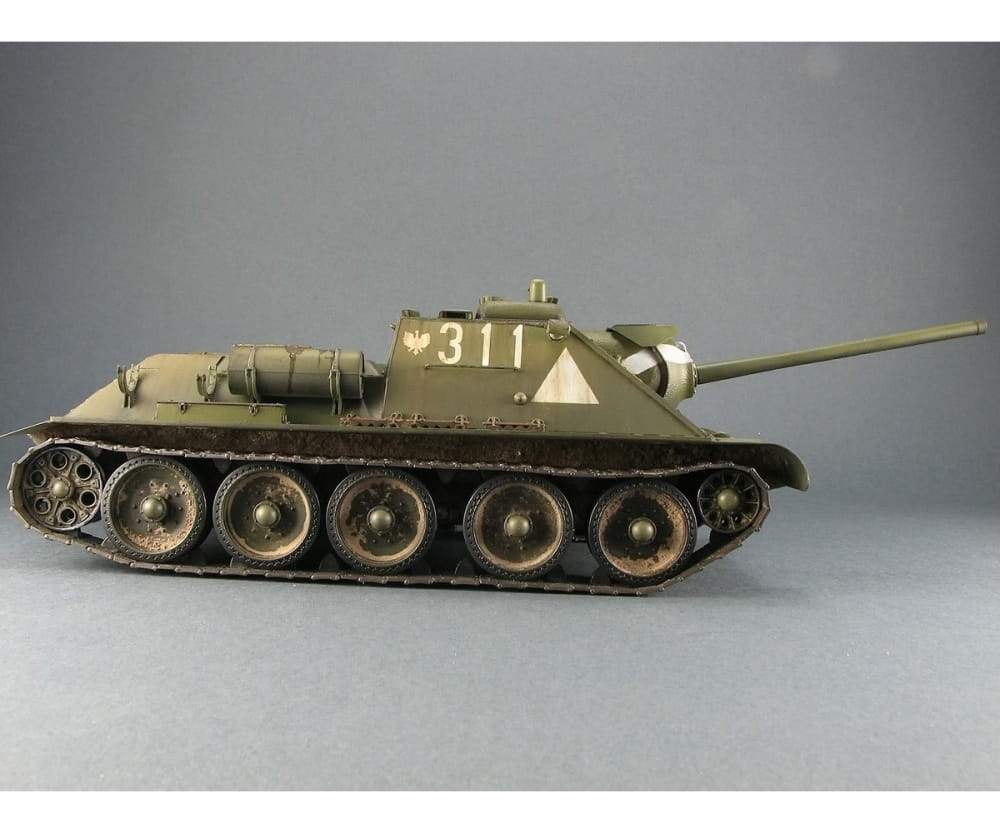 Plastikmodellbau von Miniart 1-35 su 85 mod 1944 frue prod inter