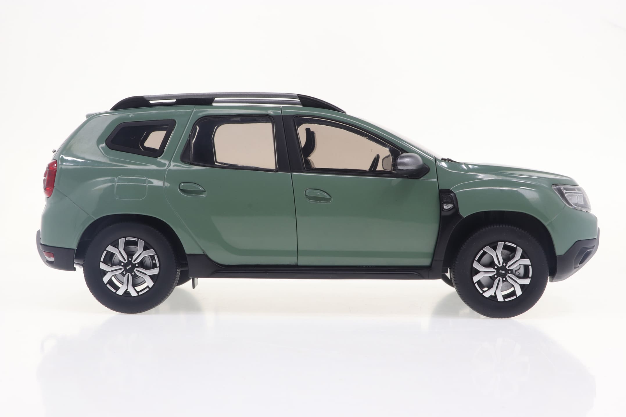 solido-1-18-dacia-duster-ph3-2023-gruen