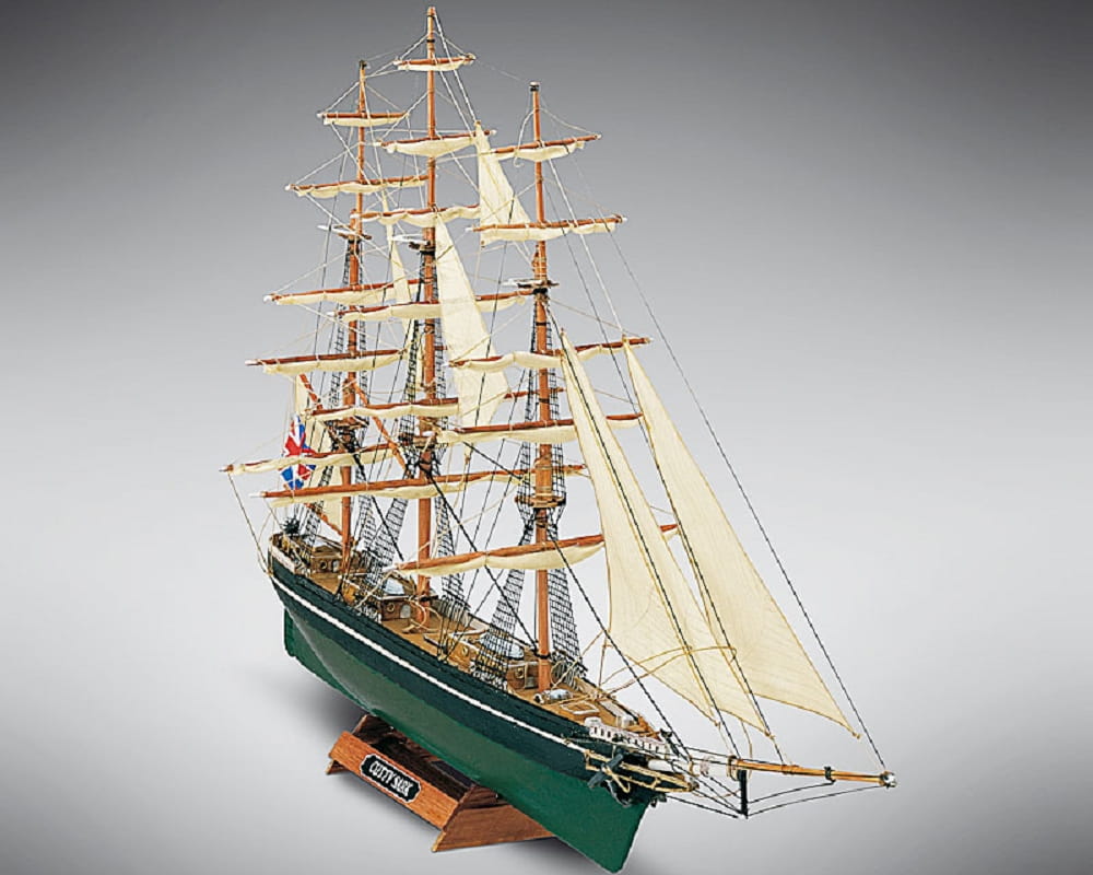 Cutty Sark Bausatz 1_250 Mini Mamoli Modell mit Holzrumpf und Beschlagteilen