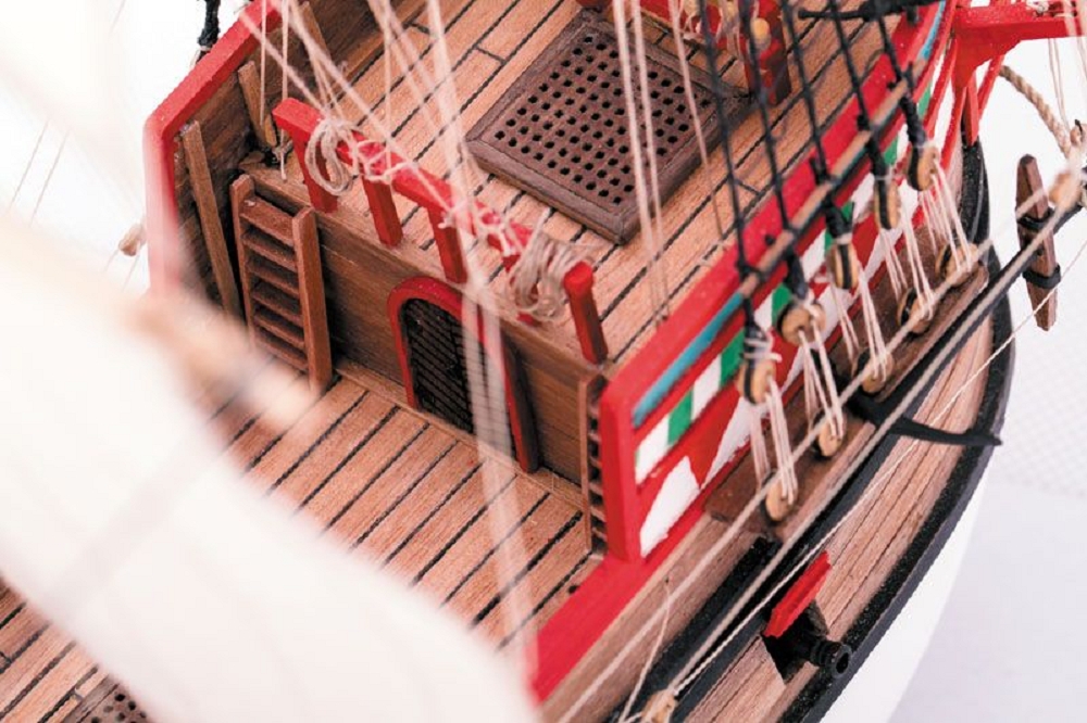 Modellbaukit der Golden Hind aus dem 16. Jahrhundert_ Schiffsmodell aus Holz