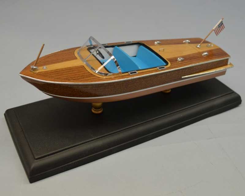 Dumas Boats Chris-Craft 21 ft. Capri 1956 Holz Boot 1:24 Bausatz