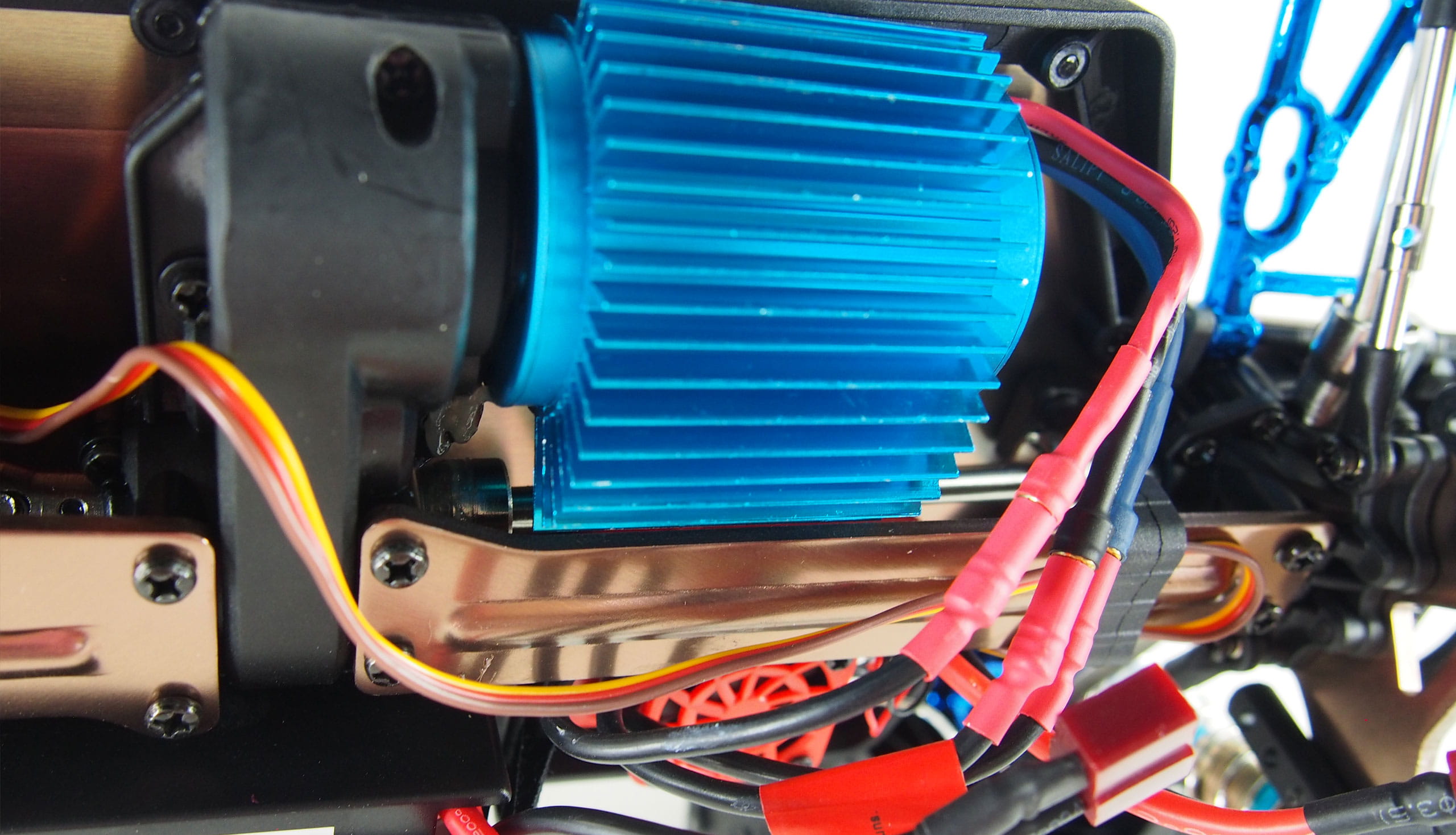 Amewi Crusher RC Monstertruck 1_10 mit Brushless Motor und 3S LiPo Akku