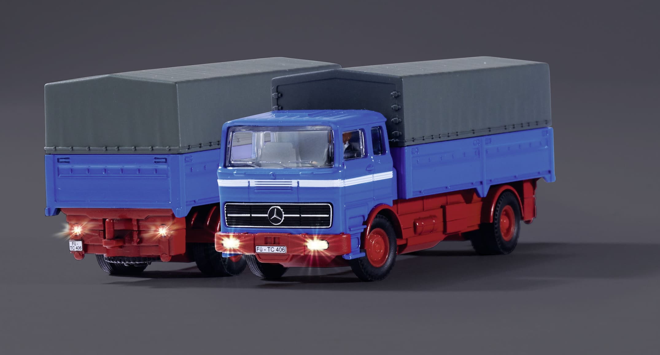 Carson MB 1620 Plane 1_87 RTR blau Carson MB 1620 Plane mit Anhaenger 1_87 RTR blau fuer H0-Eisenbahnanlagen