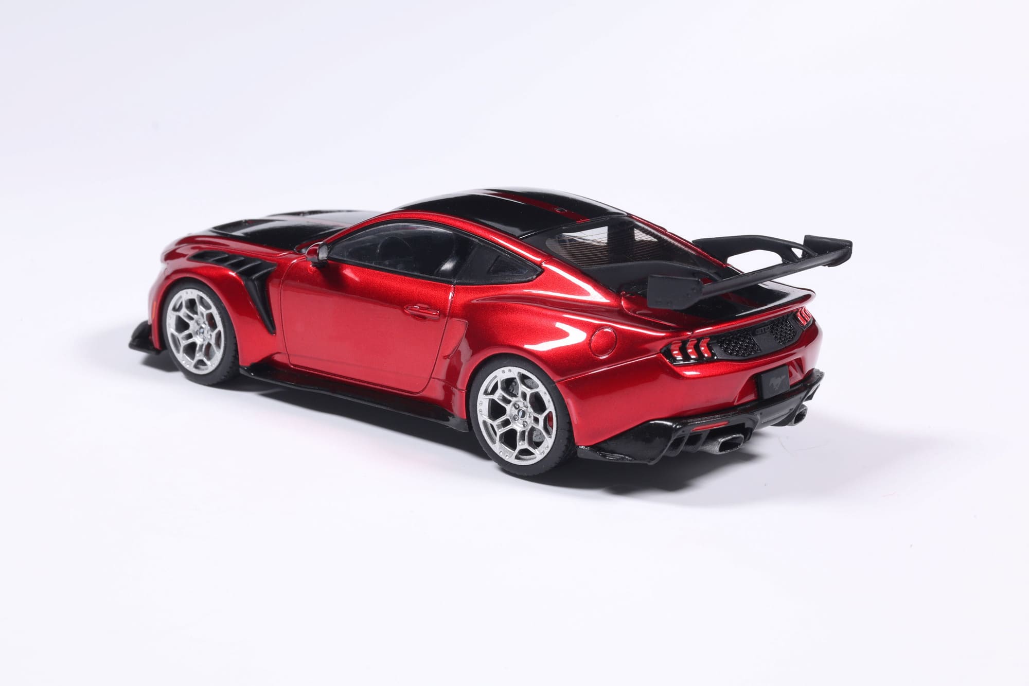 Solido 1_43 Ford Mustang GTD Molten Magenta rot
