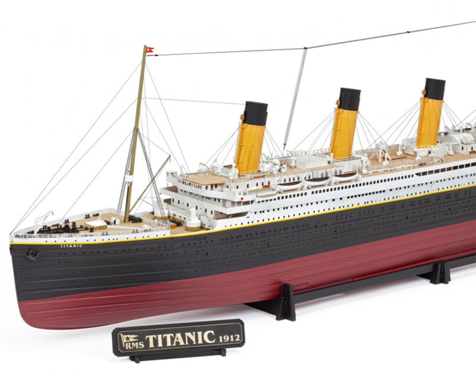 AMATI RMS Titanic 2025 Bausatz 1_250 Holzmodell