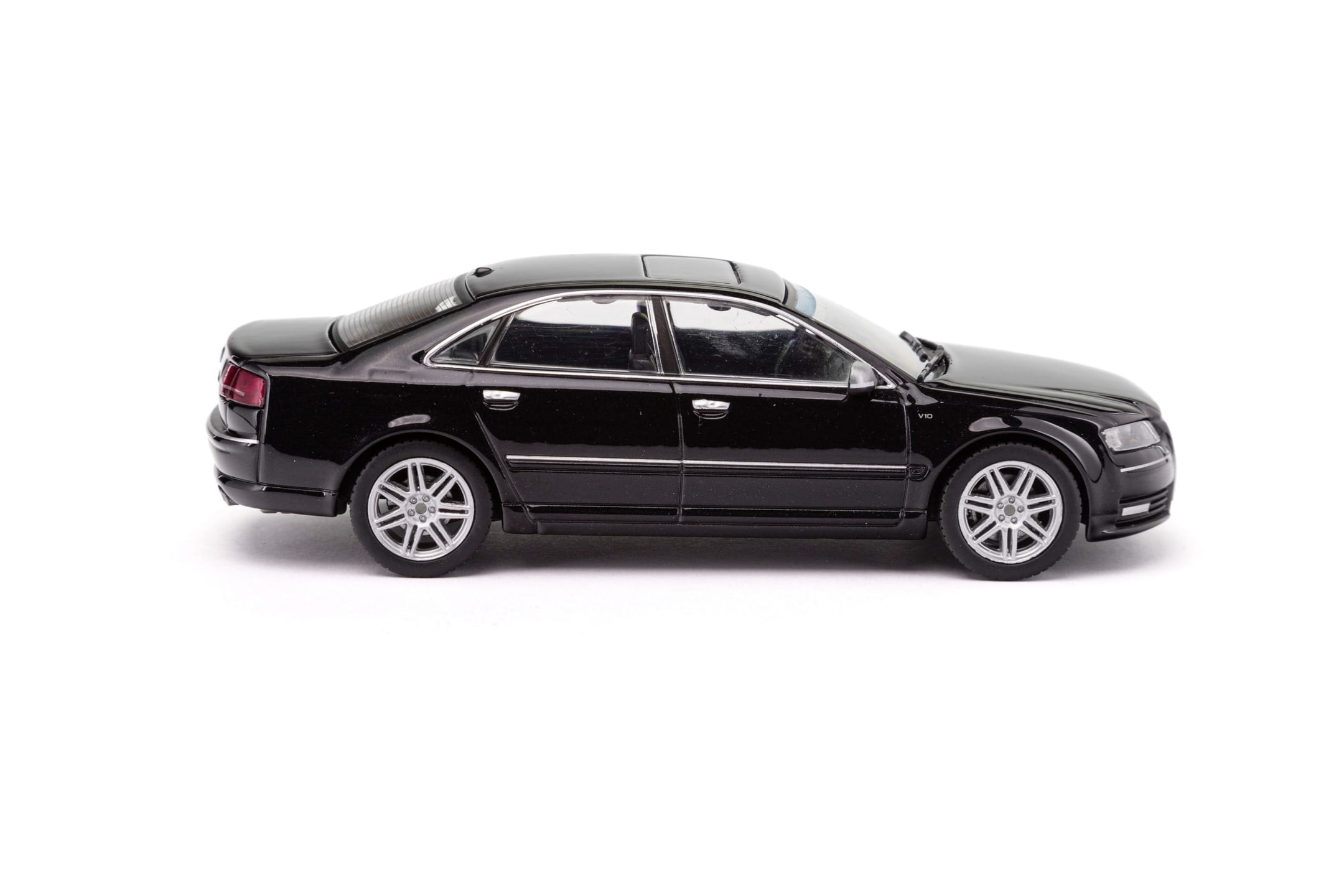 Solido 1_43 Audi D3 S8 Modellauto 2010 Night Blue Pearl – Detailgetreu und hochwertig