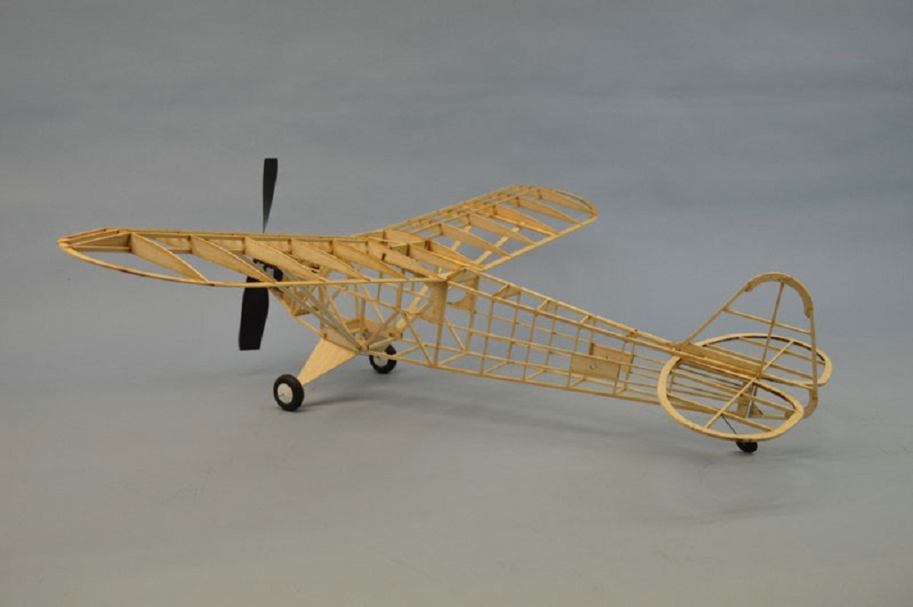 Dumas Aircraft Piper Clip Wing" Cup Lasercut Balsabausatz"