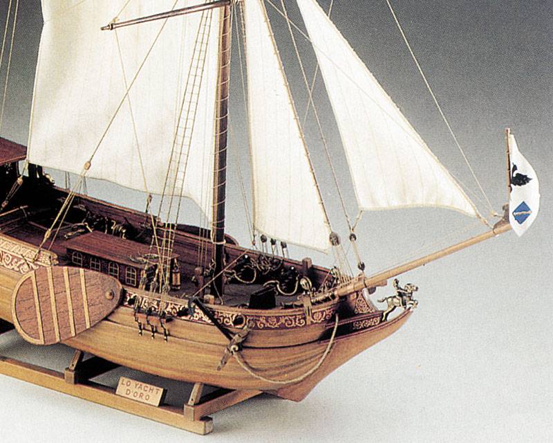 orel Goldene Yacht Modell 1_50 aus Holz_ historisches Schiffsmodell