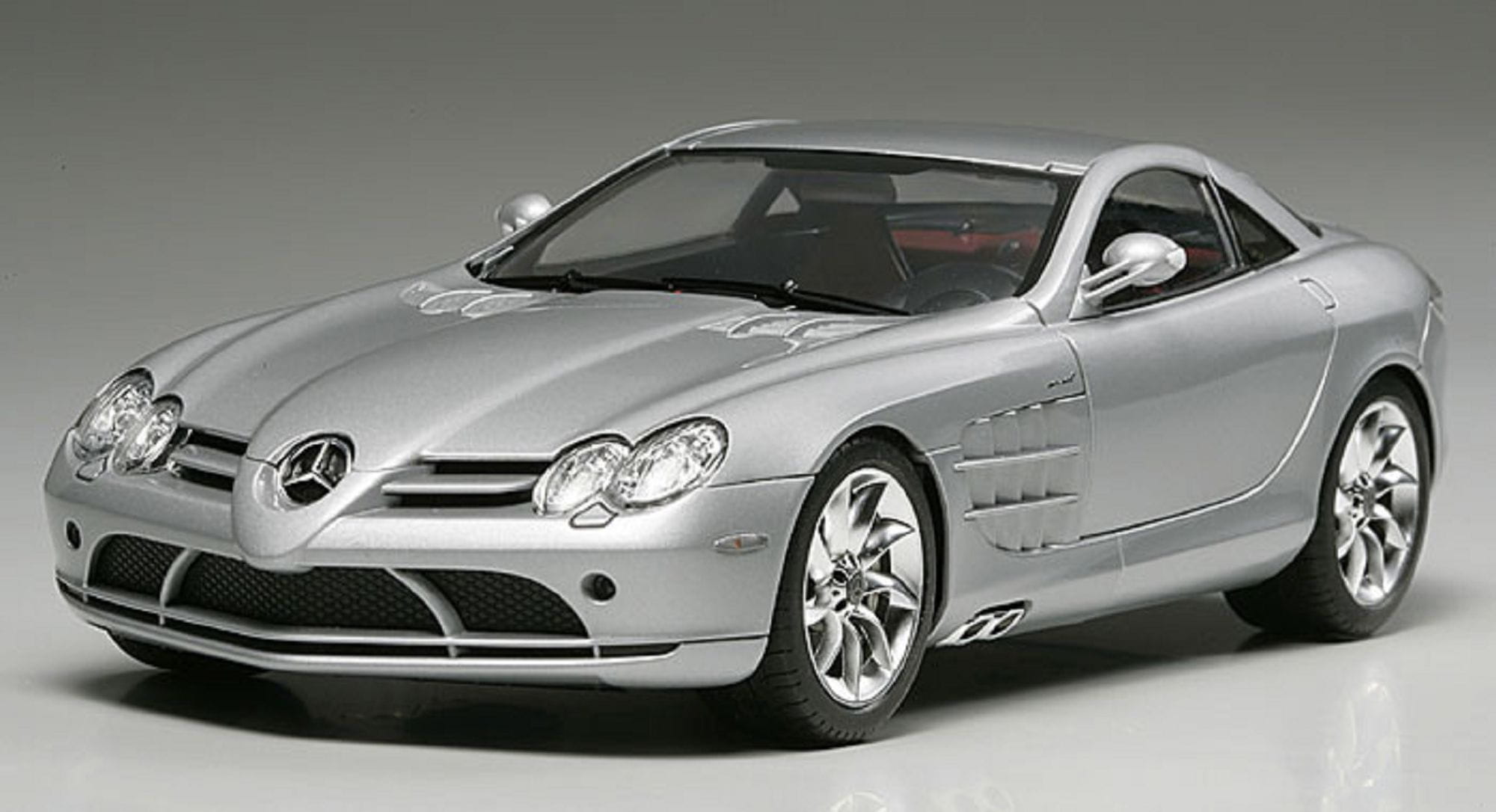 Tamiya Mercedes-Benz SLR McLaren Street 1:24 Platik Modellbau Auto Bausatz