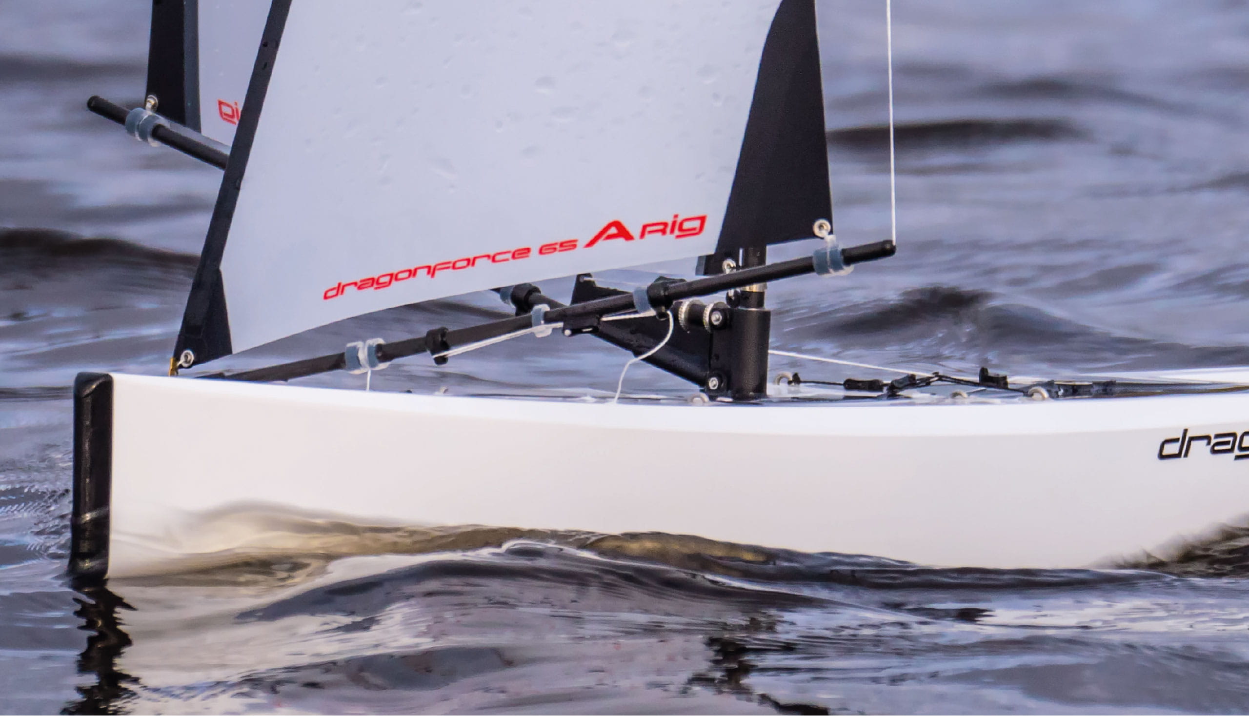 Amewi Dragon Force 65 V7 Segelboot 650mm RTR Amewi Dragon Force 65 V7 Segelboot 650mm RTR