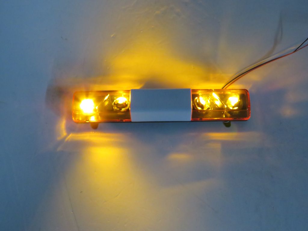 ScaleClub 1_14 Leuchtbalken gelb mit 4x beweglichen Reflektor - RC-Zubehoer