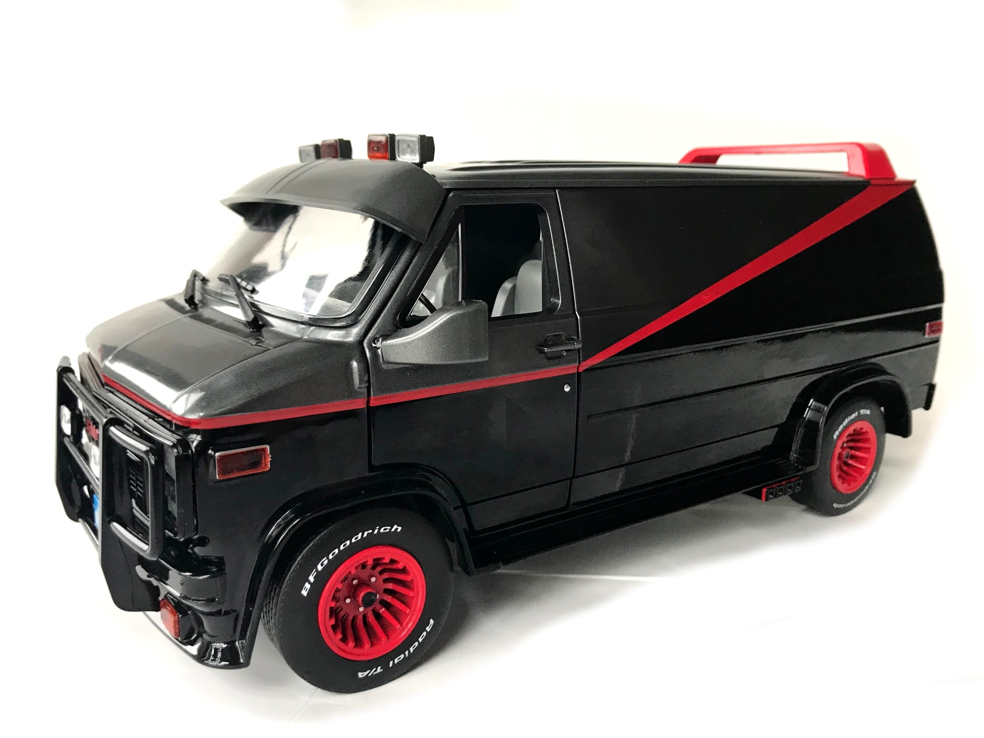 Greenlight The A-Team 1983 GMC Vandura Van 1:18