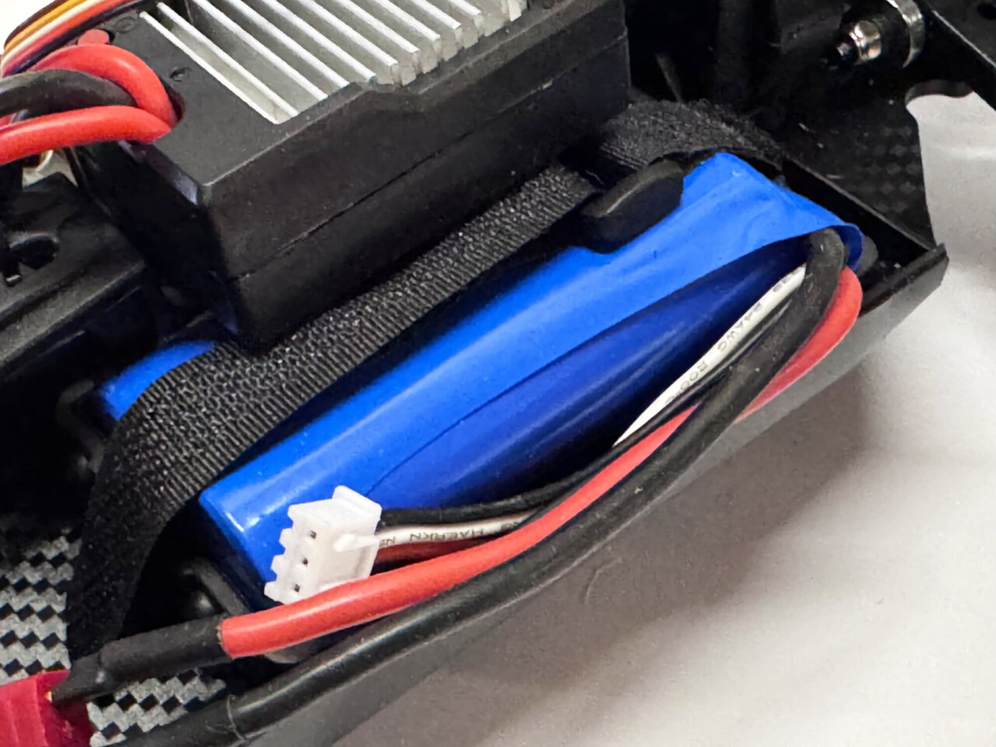 df06 light truck 1 14 rtr 4wd rc truck mit led beleuchtung DF06 Light Truck 1_14 RTR – 4WD RC-Truck mit LED Beleuchtung und Carbon-Look Chassis