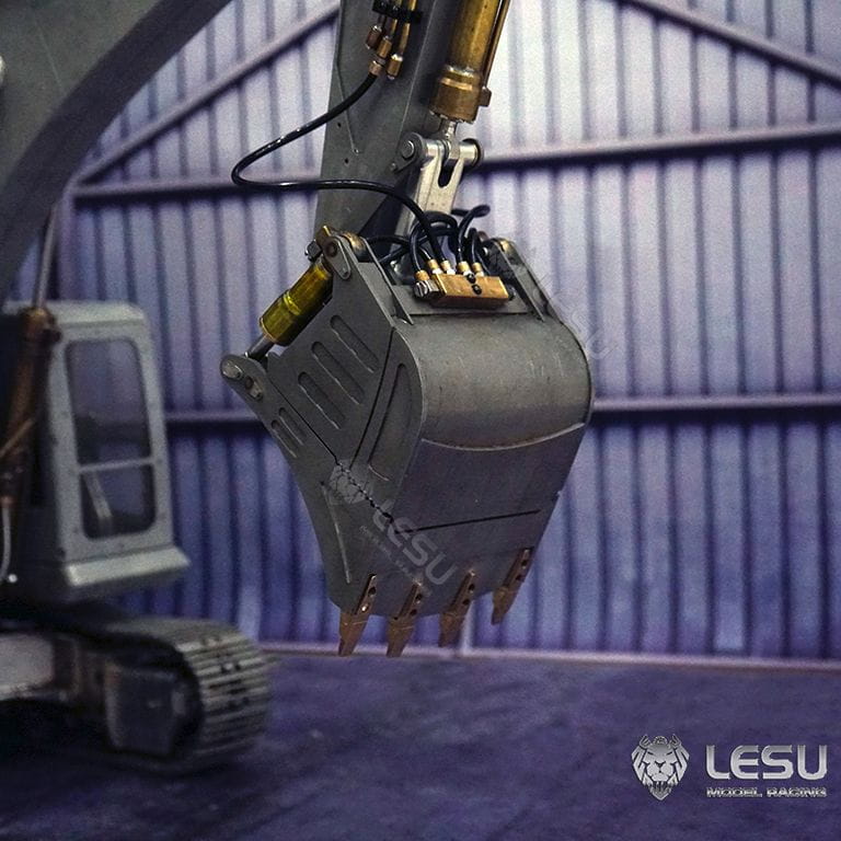 Lesu Klappschaufel hydraulisch fuer 36t-_Mobil-_Kurzheck-Bagger - RC-Zubehoer