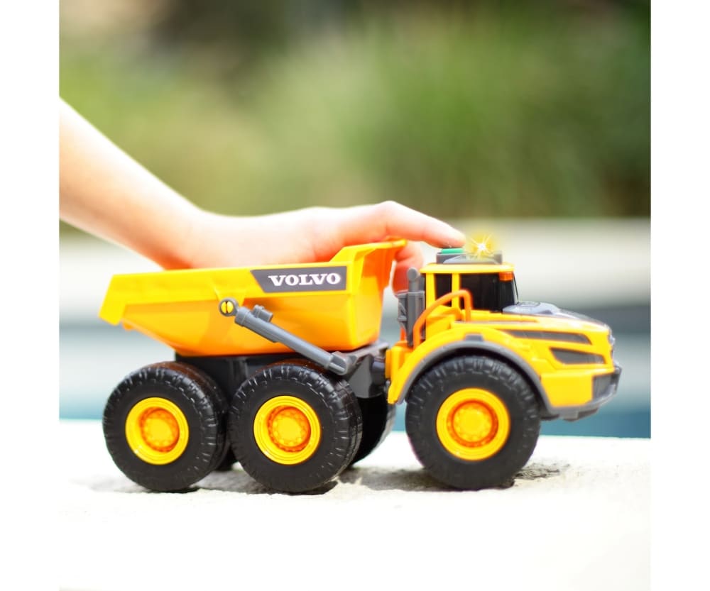 dickie-volvo-articulated-hauler