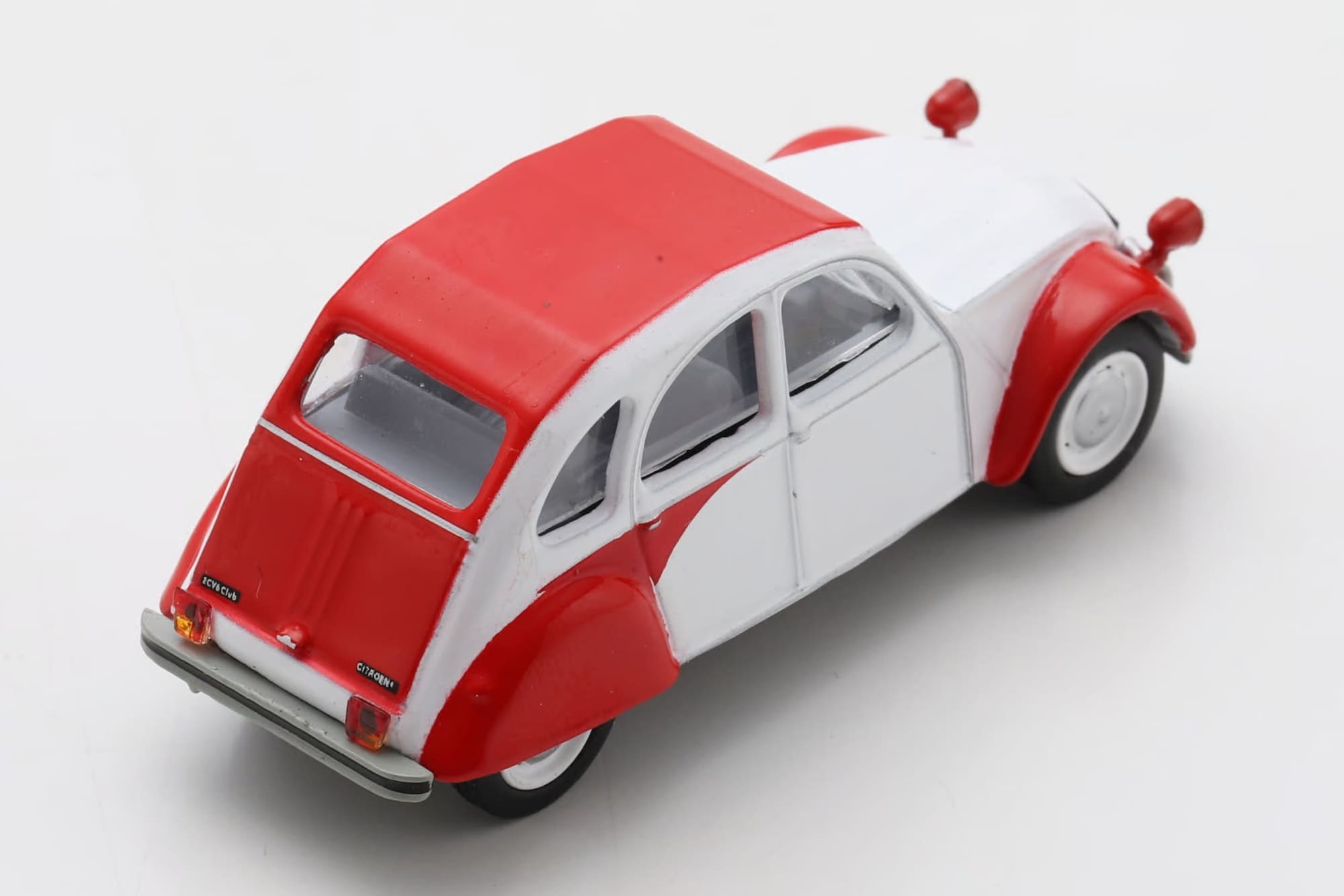 Schuco 1_64 Citroën 2CV Modellauto