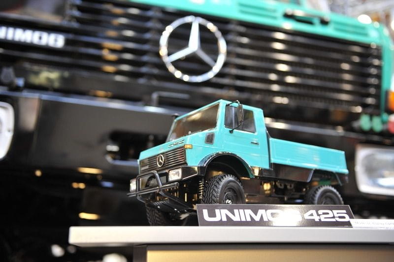 Tamiya RC Mercedes Benz Unimog 425 1:10 2,4Ghz Komplett Set