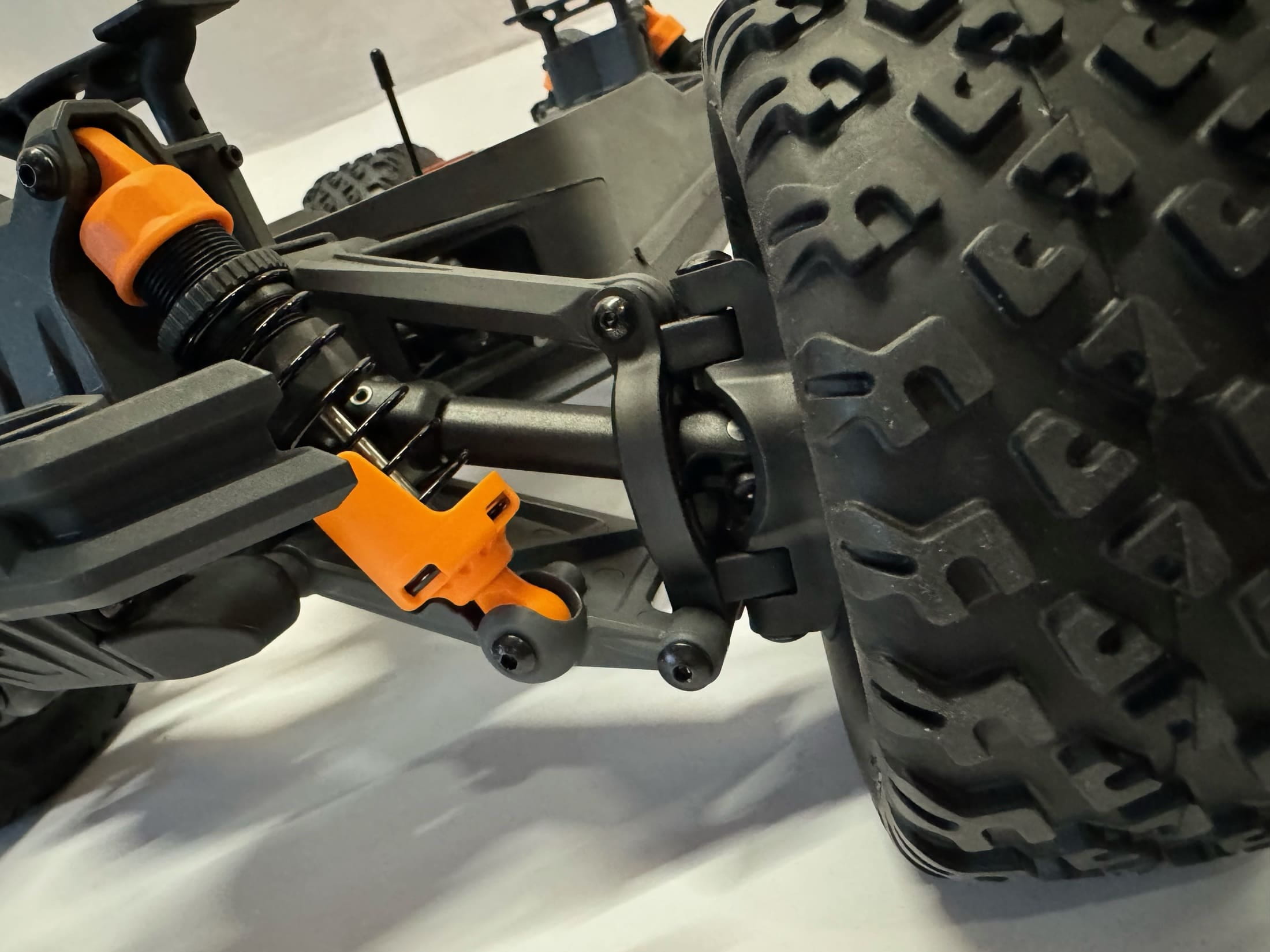 DF Models Z-10 Truggy Brushless 1_10XL RC Competition