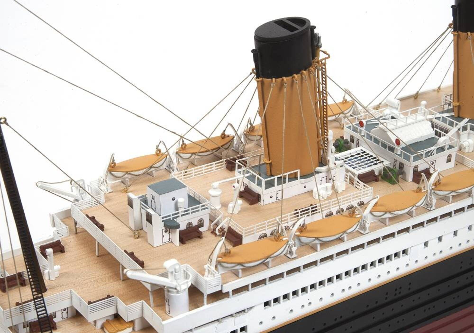 OcCre Titanic Standmodellbausatz 1_300_
