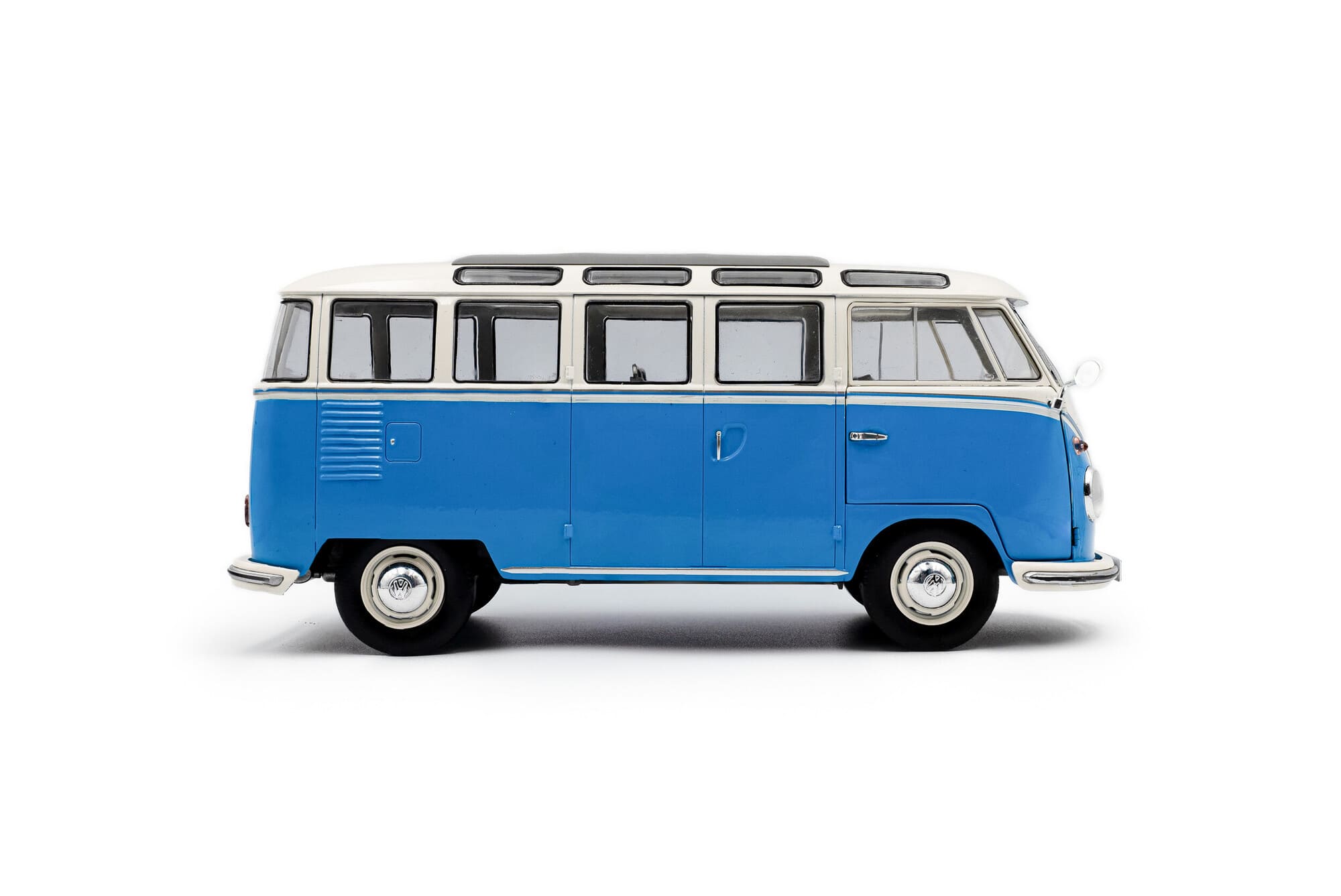 Solido VW T1 Samba 21 Fenster Blau Weiss Standmodellauto im Massstab 1_18