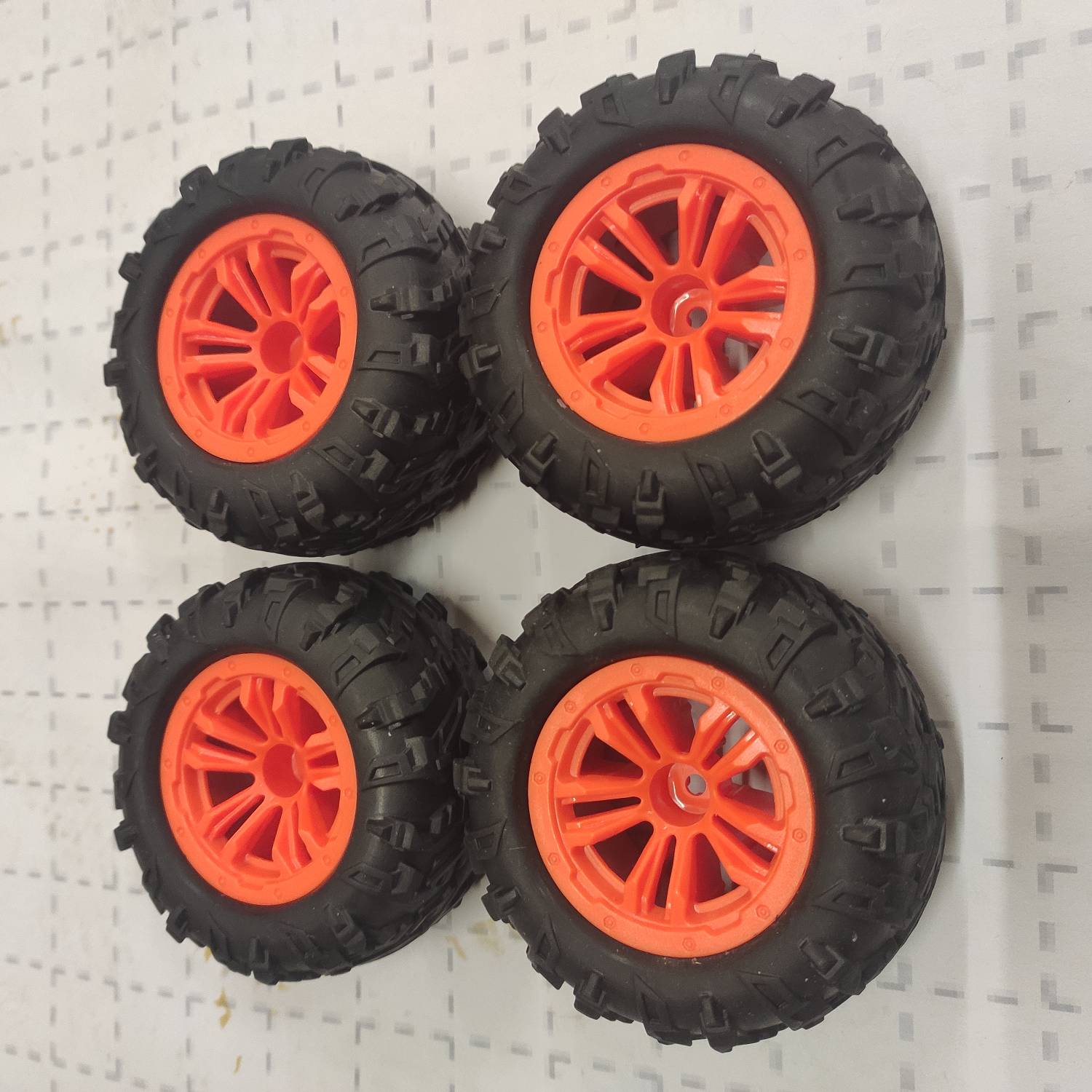Drive _ Fly Models Reifen orange _4_ - RC-Zubehoer