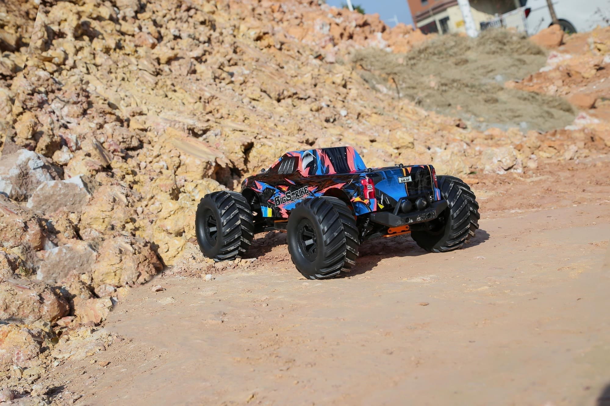 DF Models BigStrike RC Monstertruck 1_10 RTR mit Akku