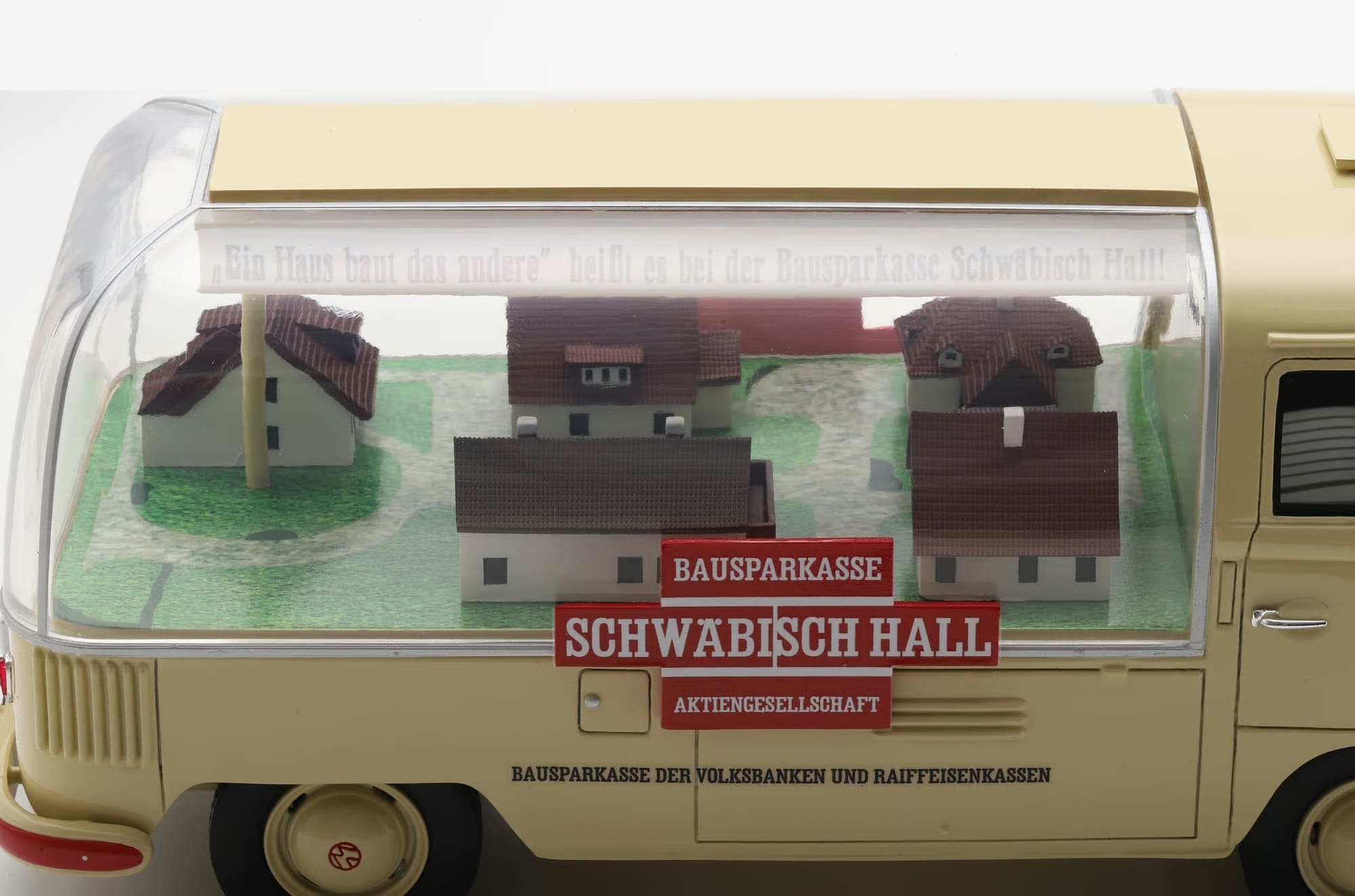 Schuco VW T1 Werbe-Bus Schwaebisch Hall 1_18 Sammlermodell