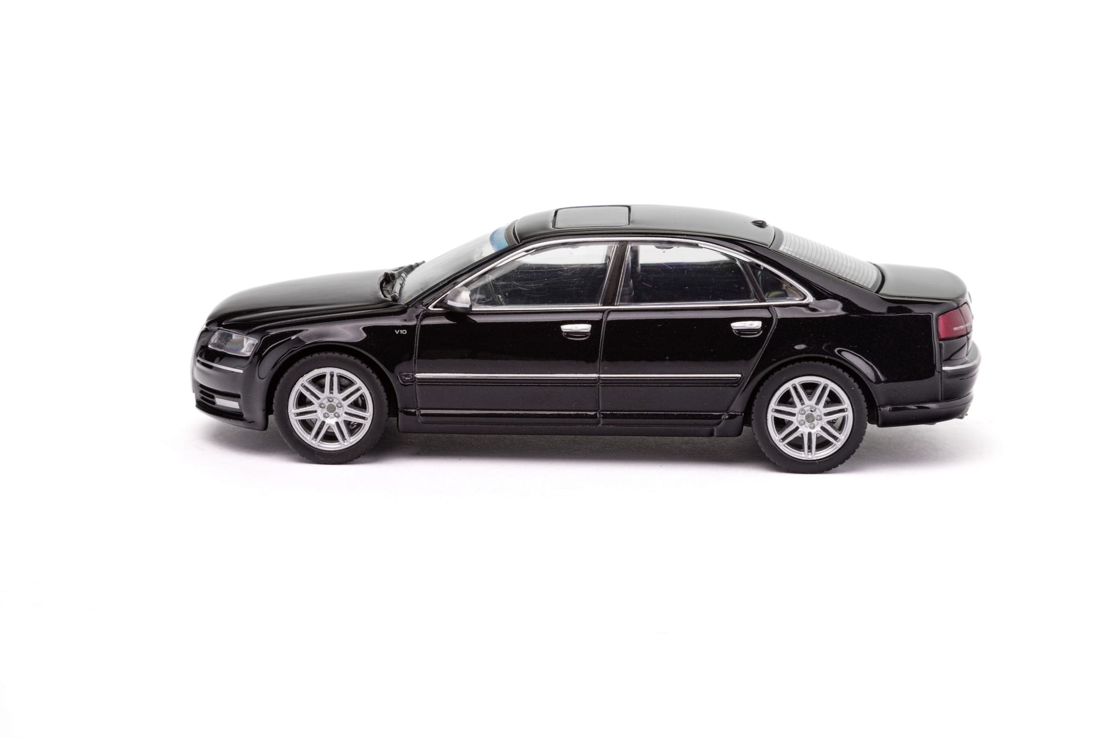 Solido 1_43 Audi D3 S8 Modellauto 2010 Night Blue Pearl – Detailgetreu und hochwertig
