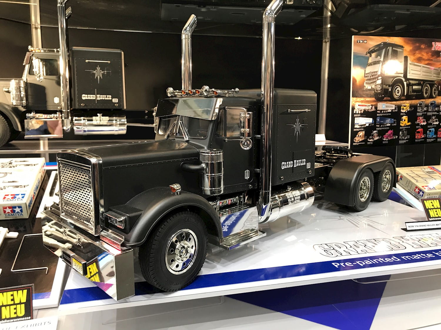 Tamiya 1:14 RC Truck - LKW Grand Hauler Matt Black Edition Bausatz Tamiya 1:14 RC Truck - LKW Grand Hauler Matt Black Edition Bausatz