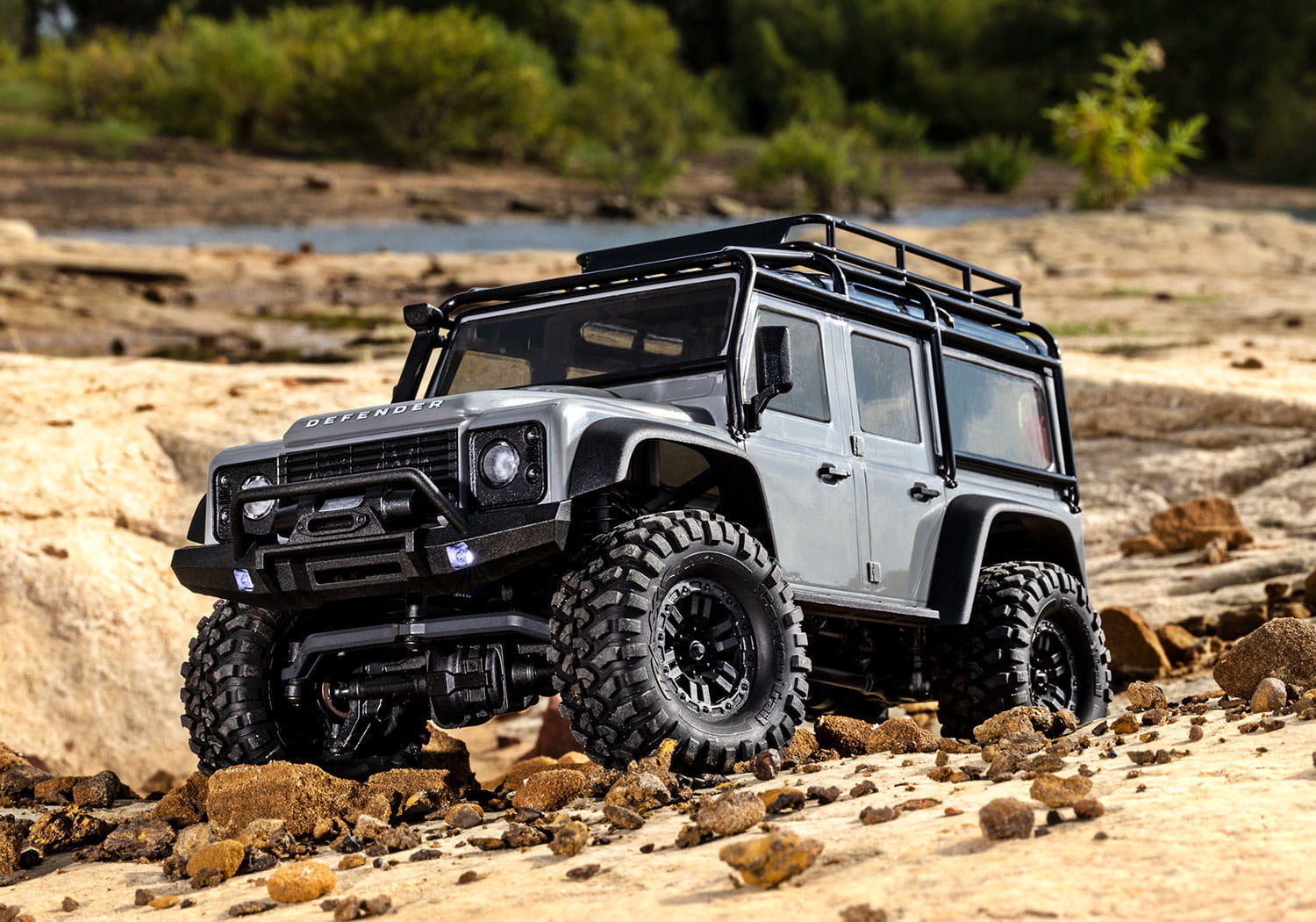 Traxxas TRX-4M Land Rover Defender 1_18 Crawler RTR in Silber