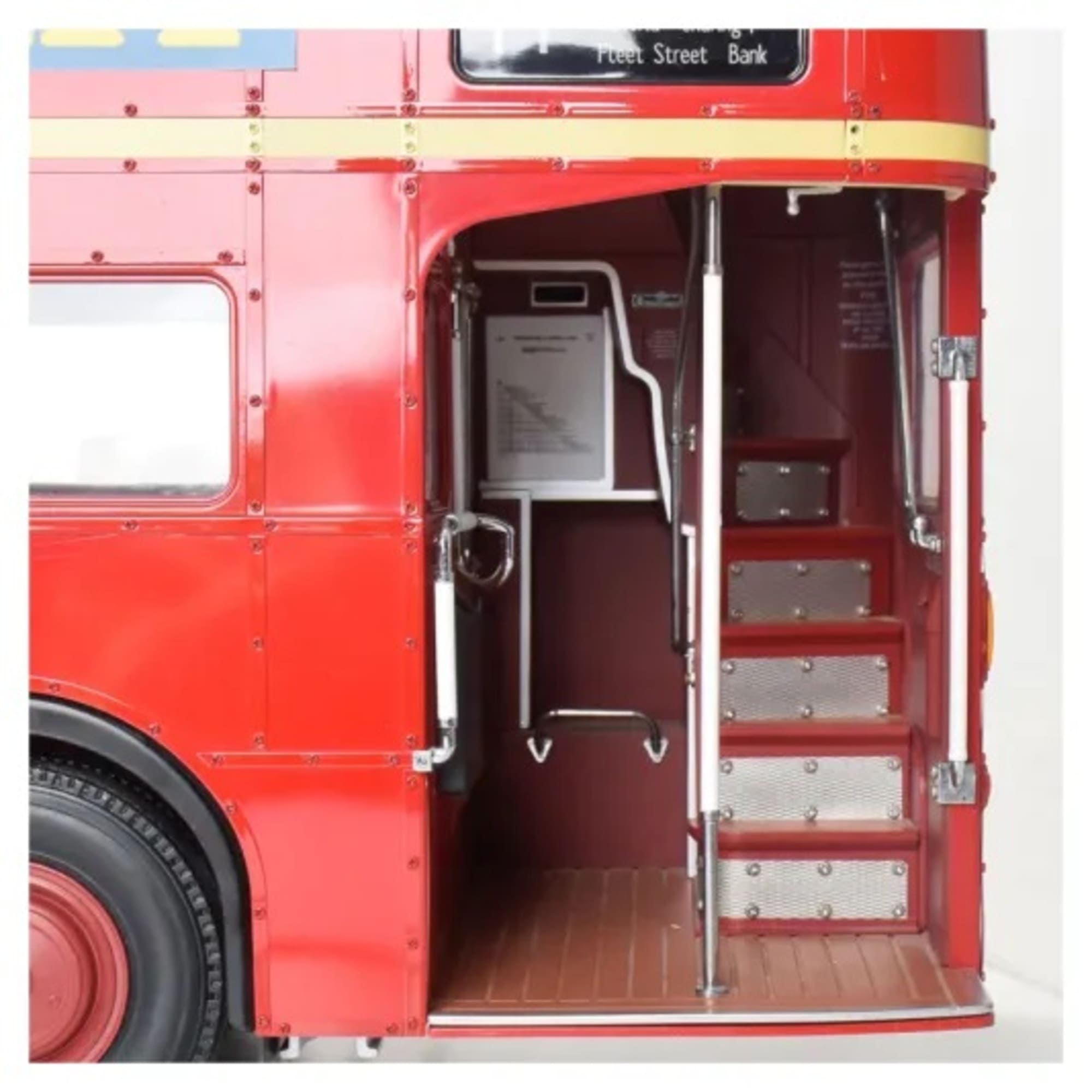 IXO London Bus Routemaster 1961 Modellbausatz aus Metall im Massstab 1_12